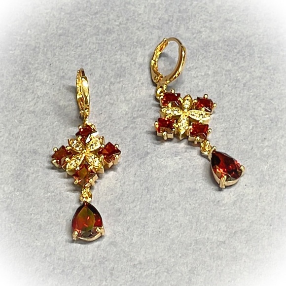 💕Beautiful Ruby CZ Gold Filled Dangle Earrings💕 - Picture 6 of 6